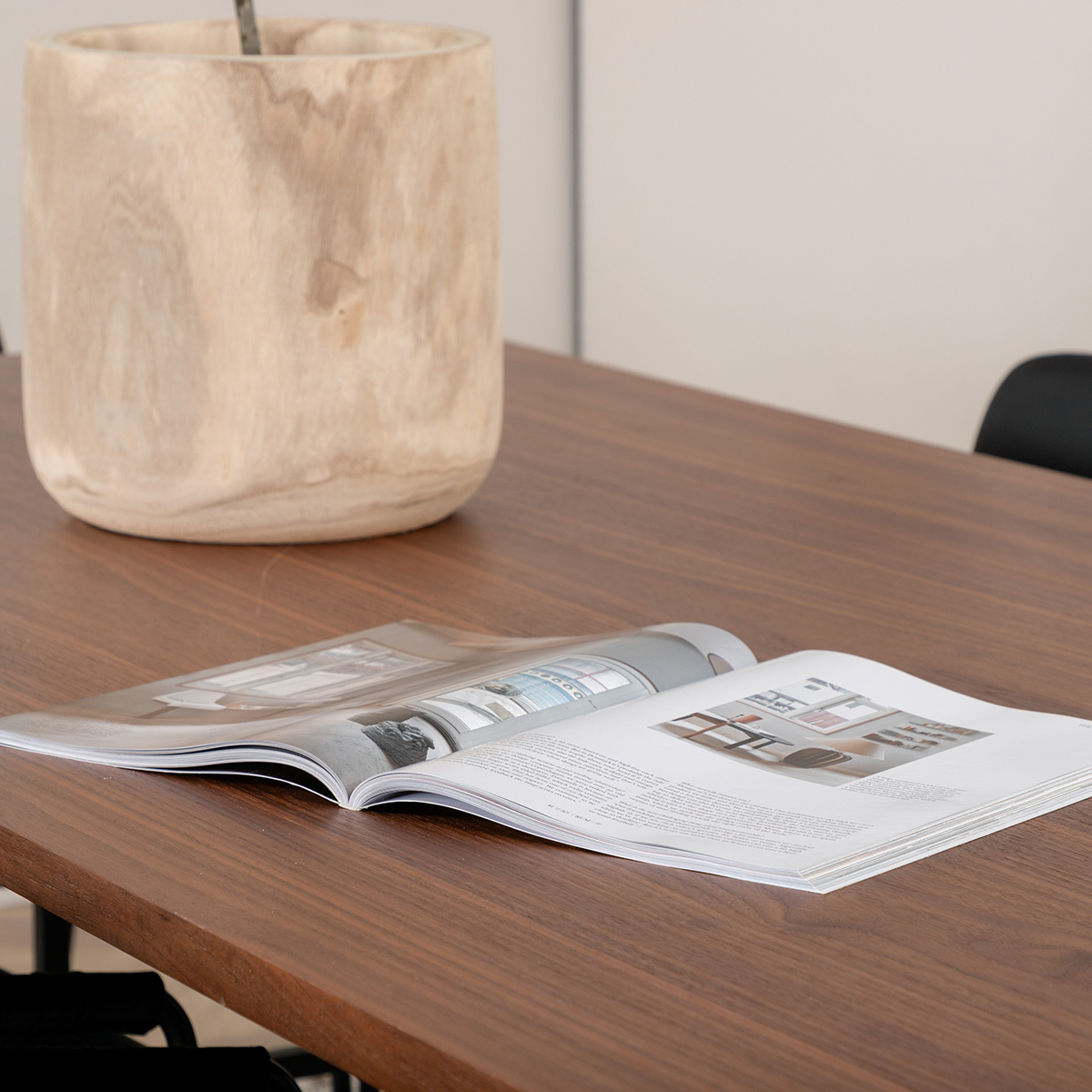 Matgrupp Venture Home Chicago matbord och Tjärö matstol Brun