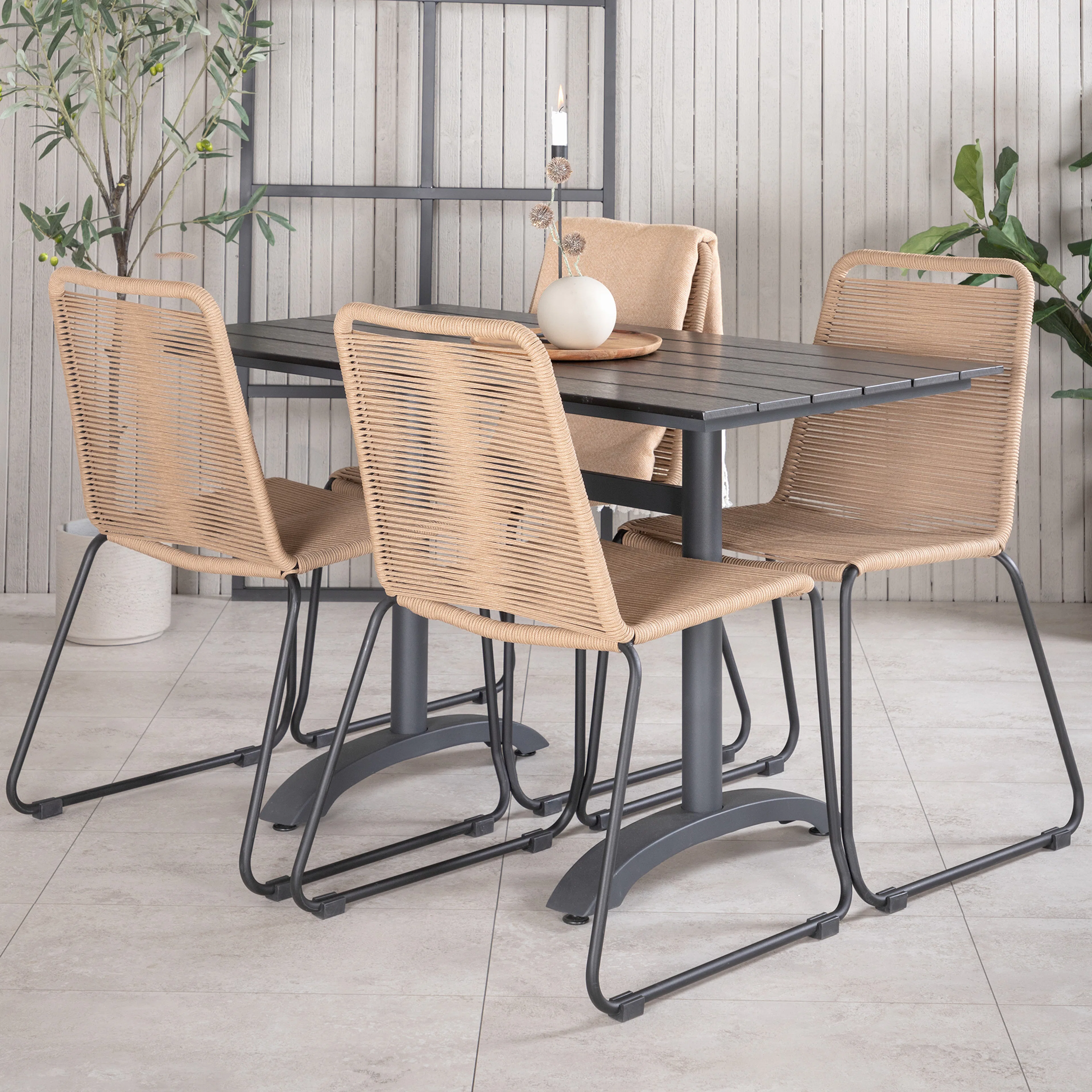 Matgrupp Venture Home Denver med 4 Lindos Stolar