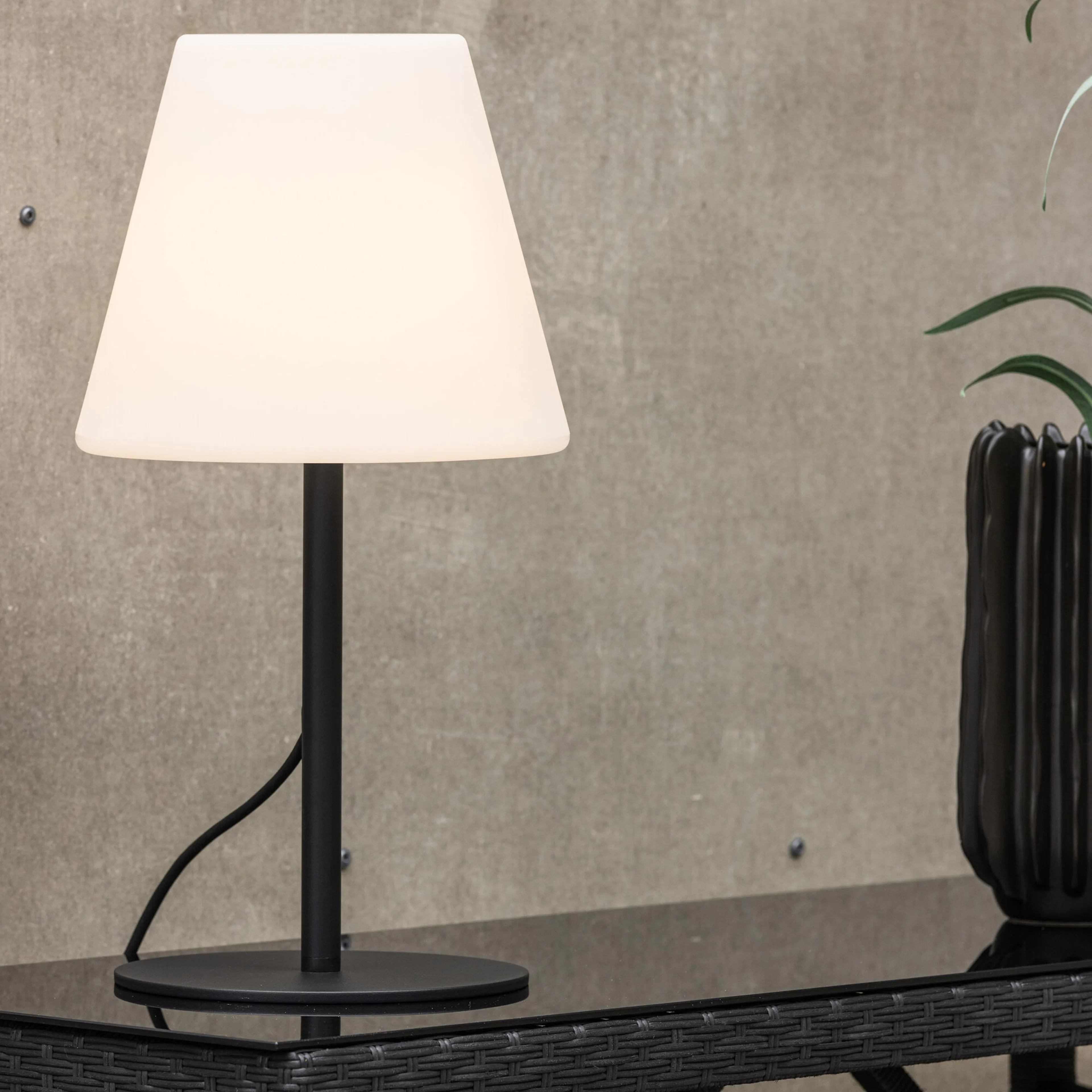 Moris Table Lamp ø28*52cm - Black/white / Svart/Vit