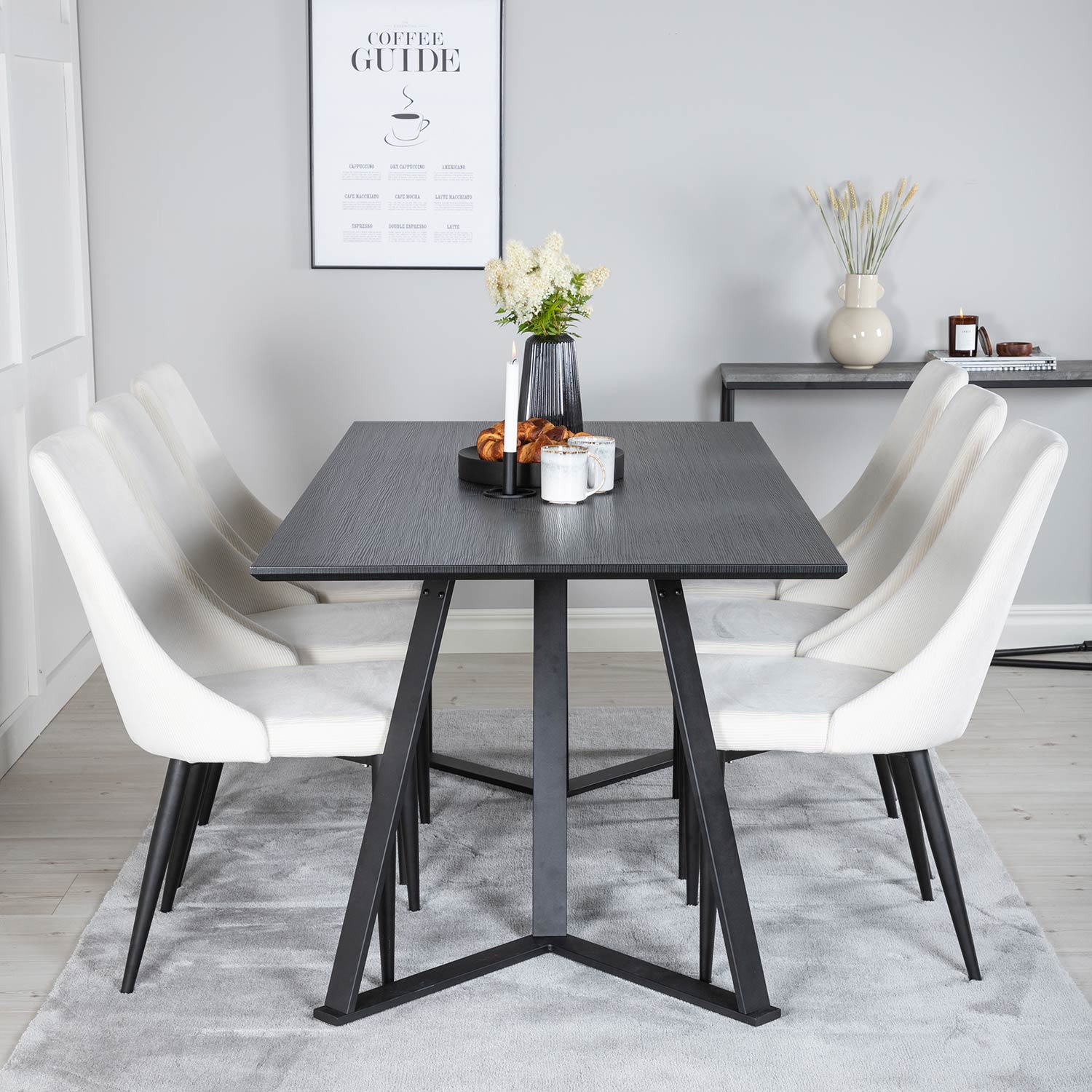 Marina Table - Black top /Leone Chair - Beige / Black_6 Svart/Beige
