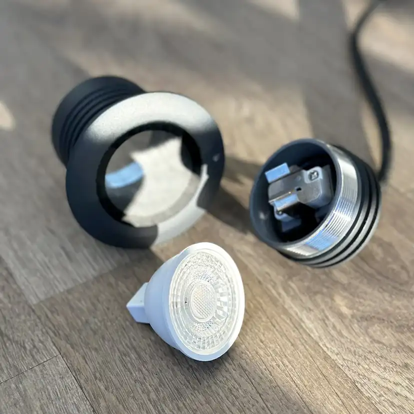 In-ground spot LightsOn Onyx