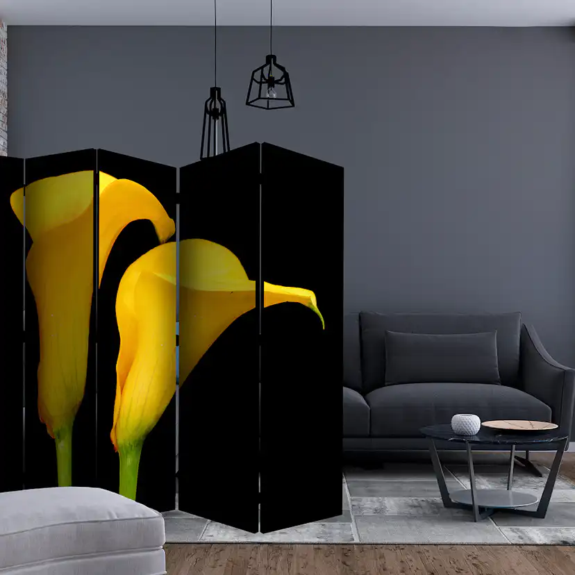 Rumsavdelare Skärmvägg Arkiio Two Yellow Calla Flowers On A Black Background II 225x172 cm