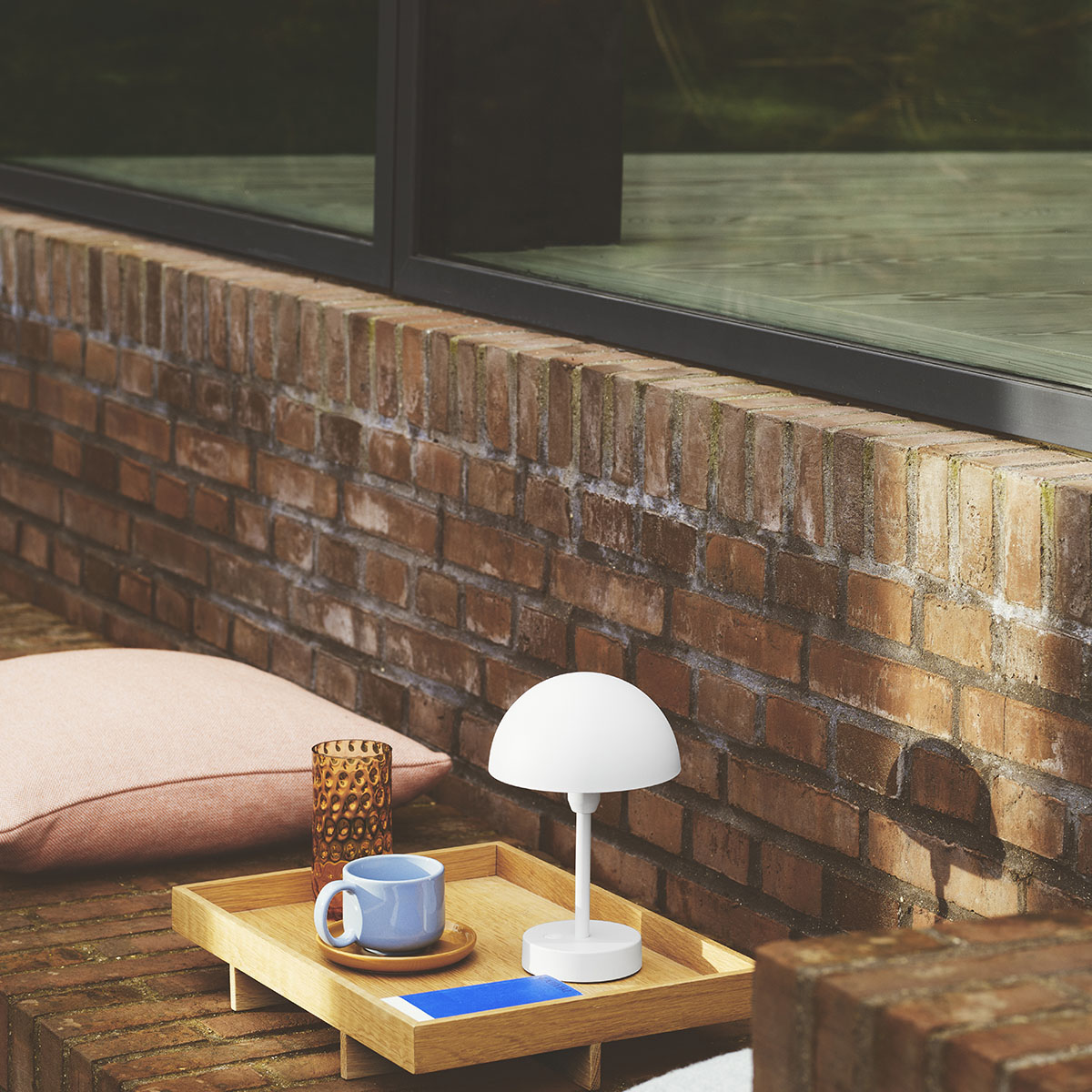 Ellen To-Go | Uppladdningsbar Lampa | Vit Vit
