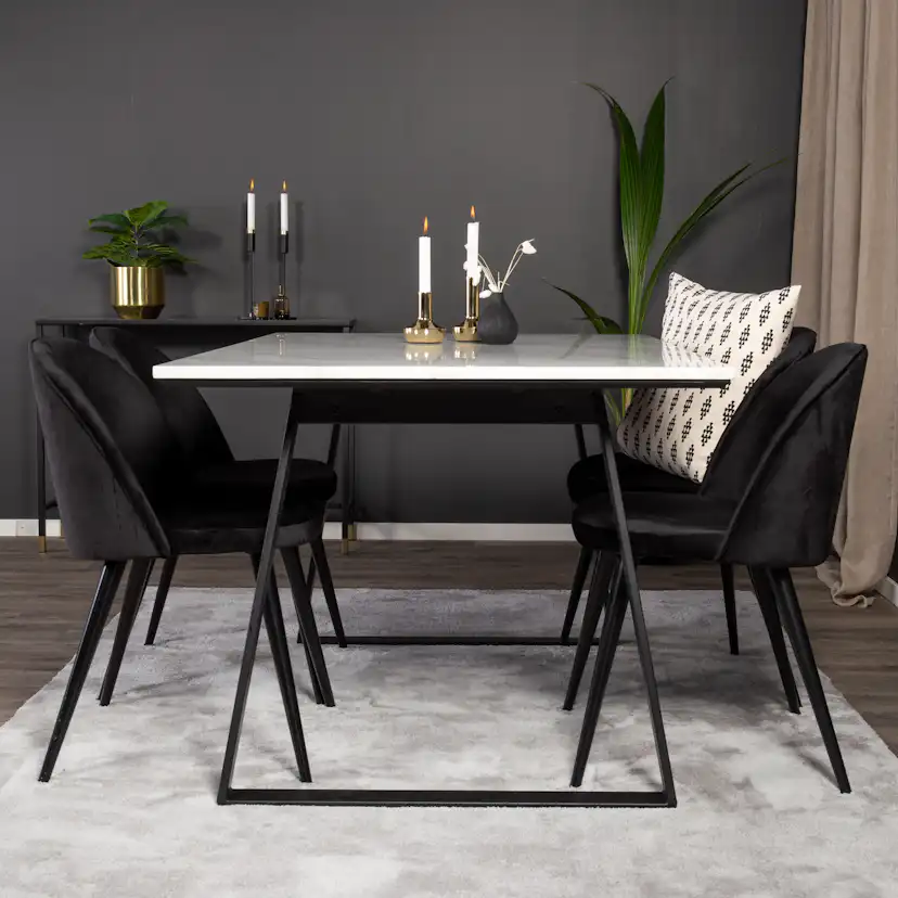 Matgrupp Venture Home Estelle 140 med 4 Valentina Stolar Sammet