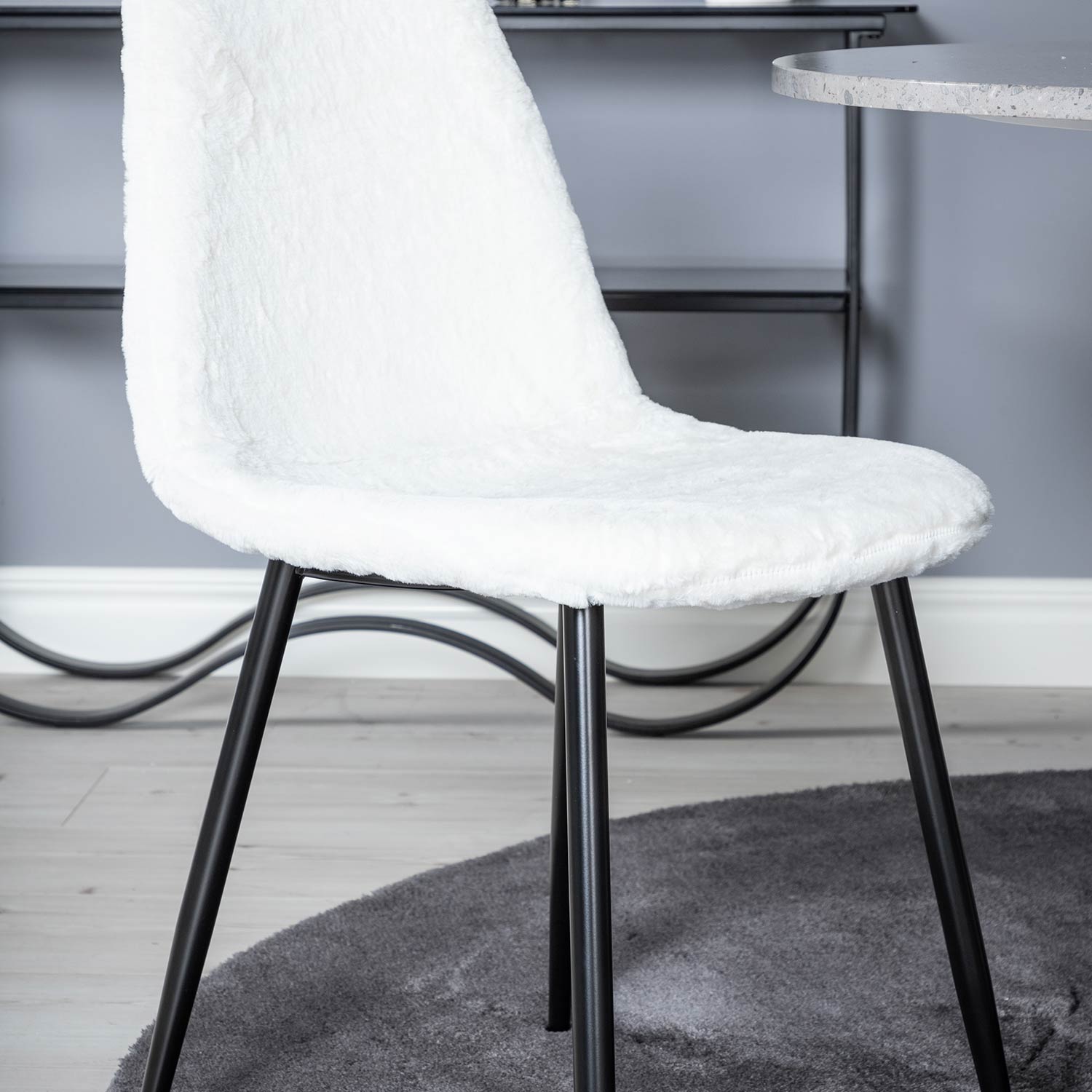 Matgrupp Venture Home Roxanna med 4 Pooya Stolar Runt