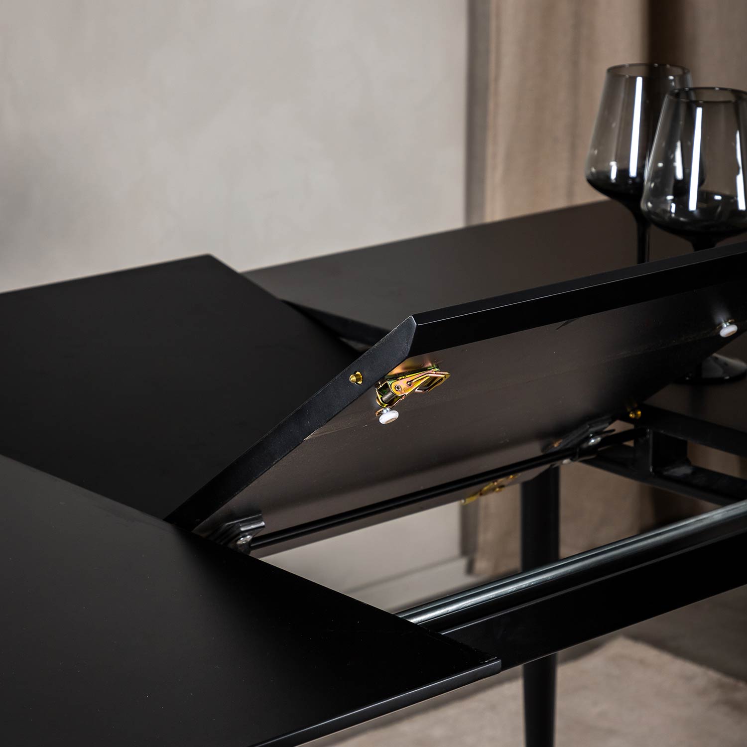 Matgrupp Venture Home Silvia med Iläggsskiva och 4 Geneva Stolar