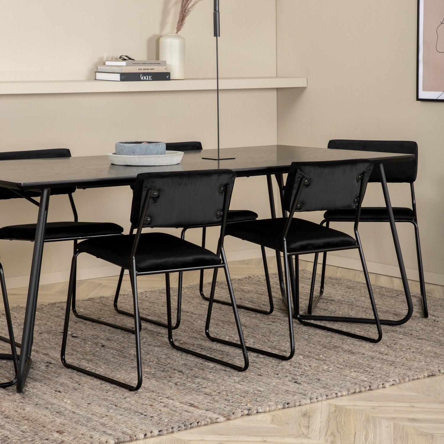 Matgrupp Venture Home Annika med 6 Kungshamn Stolar Sammet