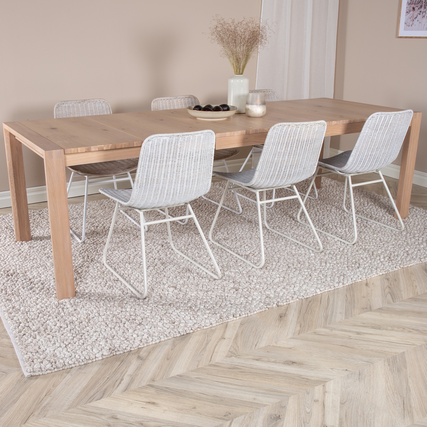 Matgrupp Venture Home Shy med 6 Cornelia Matstolar