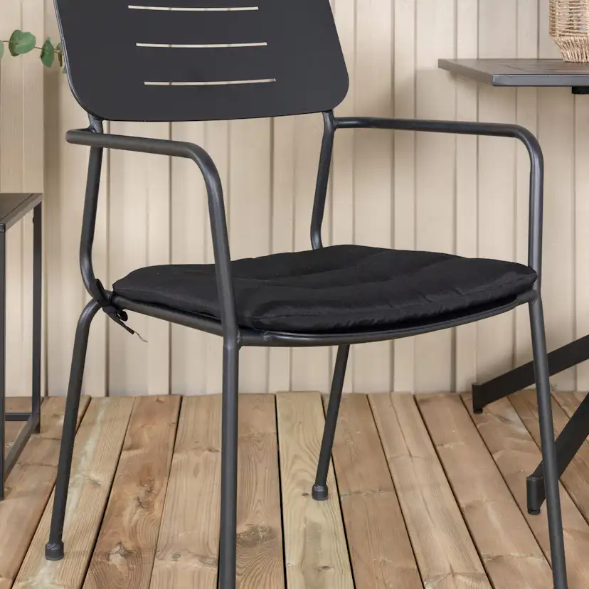 Way café table 70*70+Nicke Dining chair w. armrest - Black S Svart