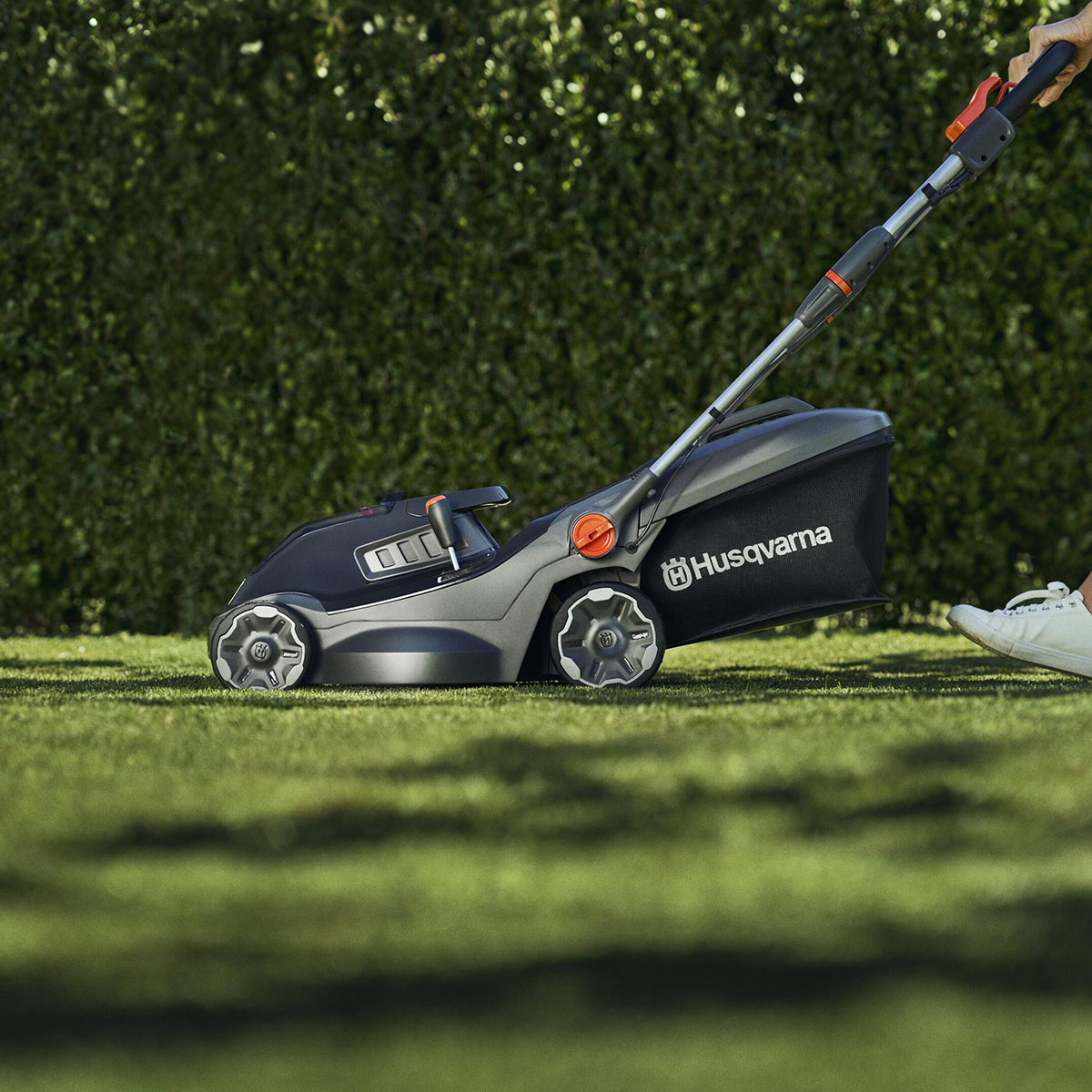 Gräsklippare Husqvarna Aspire™ LC34 Med Batteri och Laddare