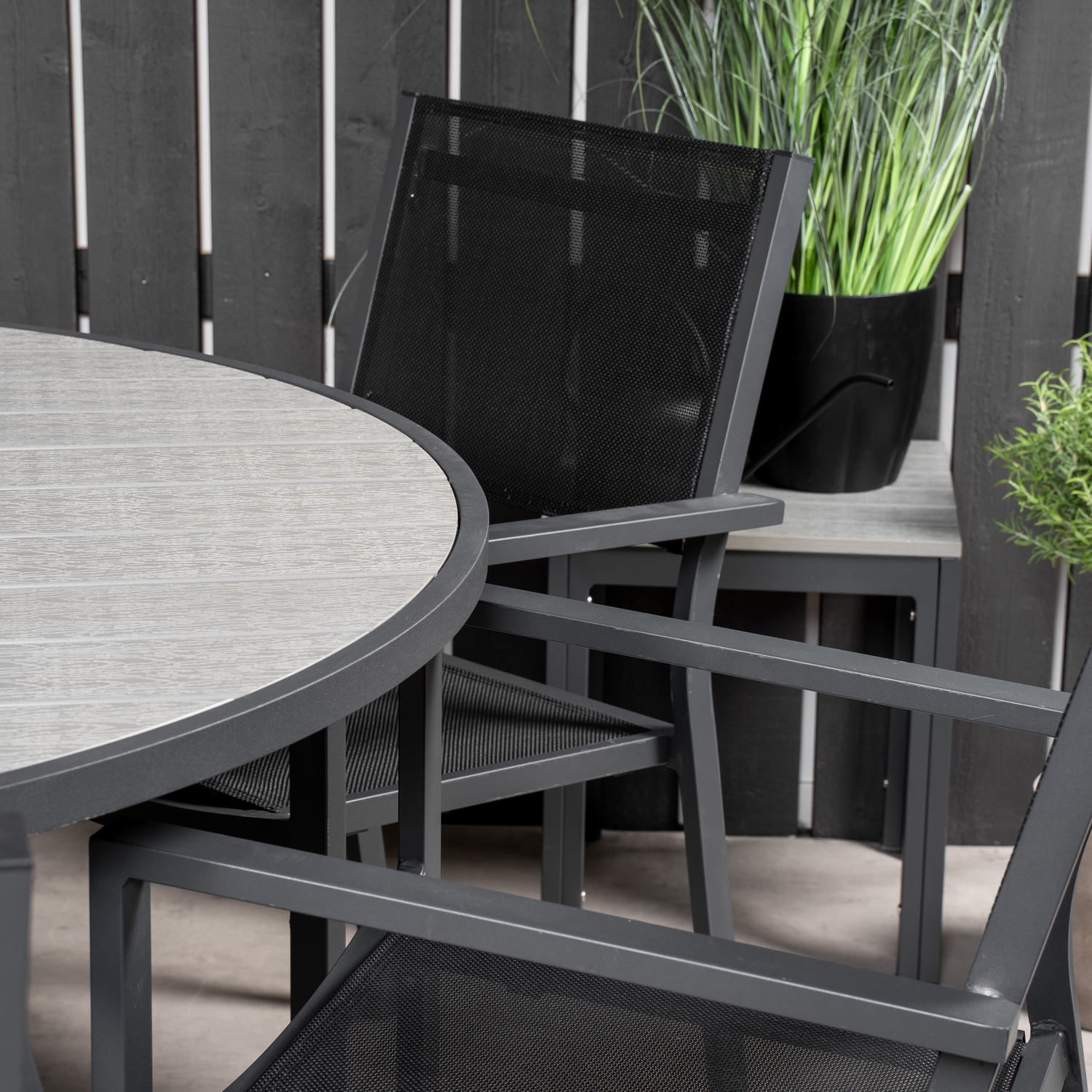 Matgrupp Venture Home Pincy Ø140 med 6 Copacabana Matstolar