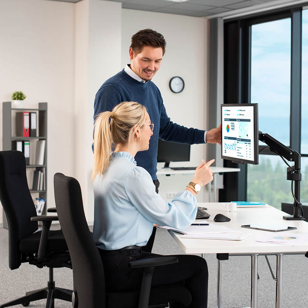 Monitorfäste Hama Performer För En Monitor Svart 13-35"