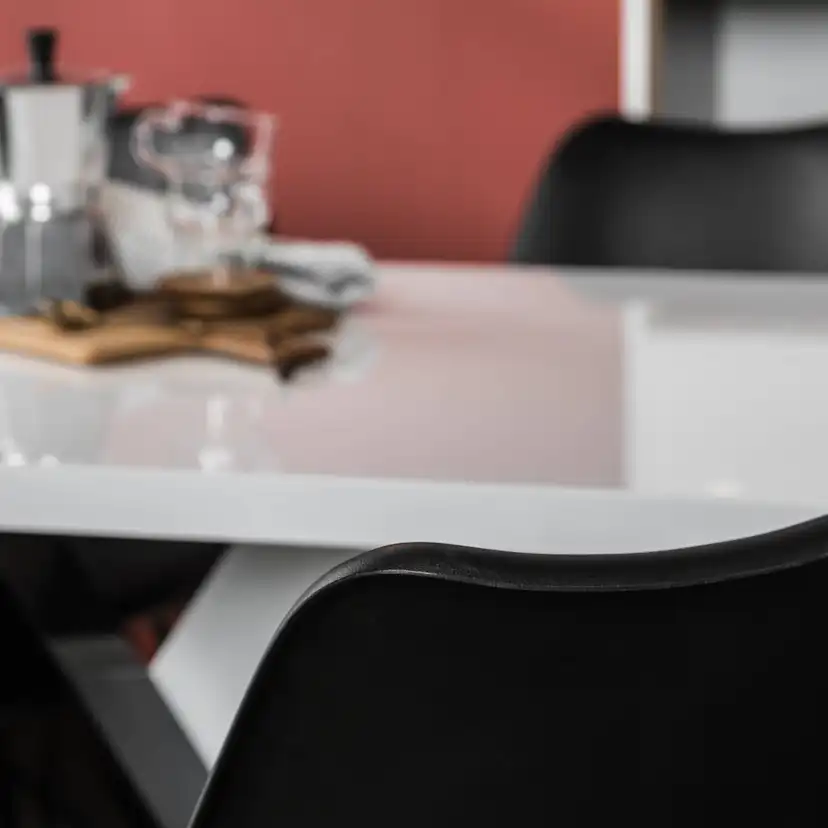 Matgrupp Scandinavian Choice Cesi Rektangulärt Matbord 140 cm med 4 Shell Matstol