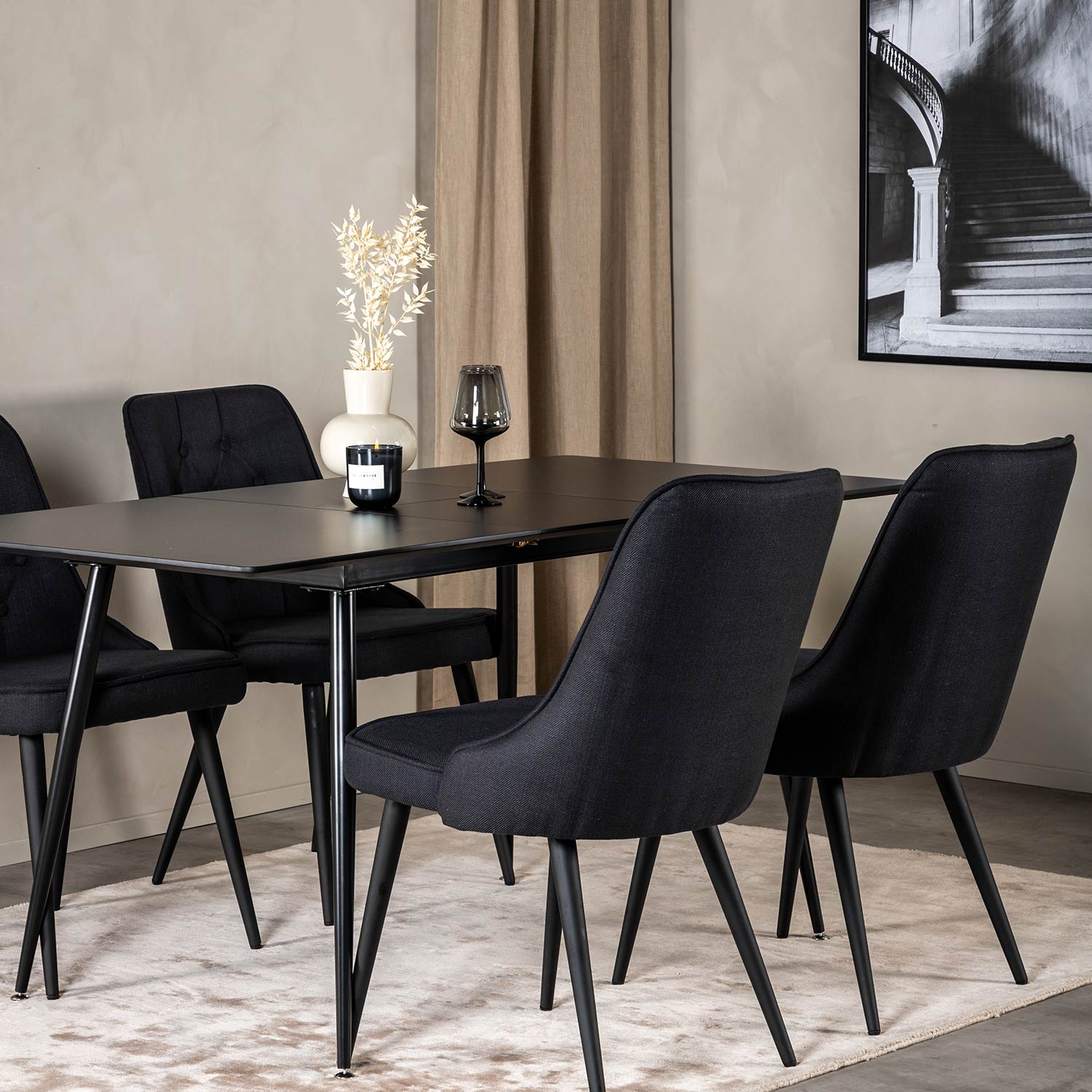 Matgrupp Venture Home Silvia med Iläggsskiva och 4 Vera Stolar