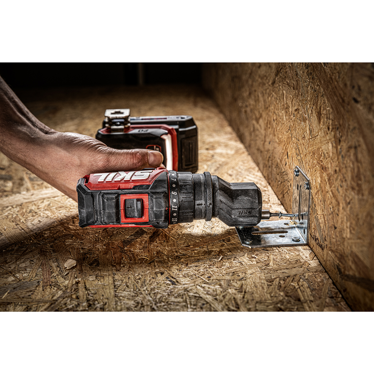 Borrmaskin SKIL 3066HC Compact Batteridriven Kolborstfri med Tillbehörssats