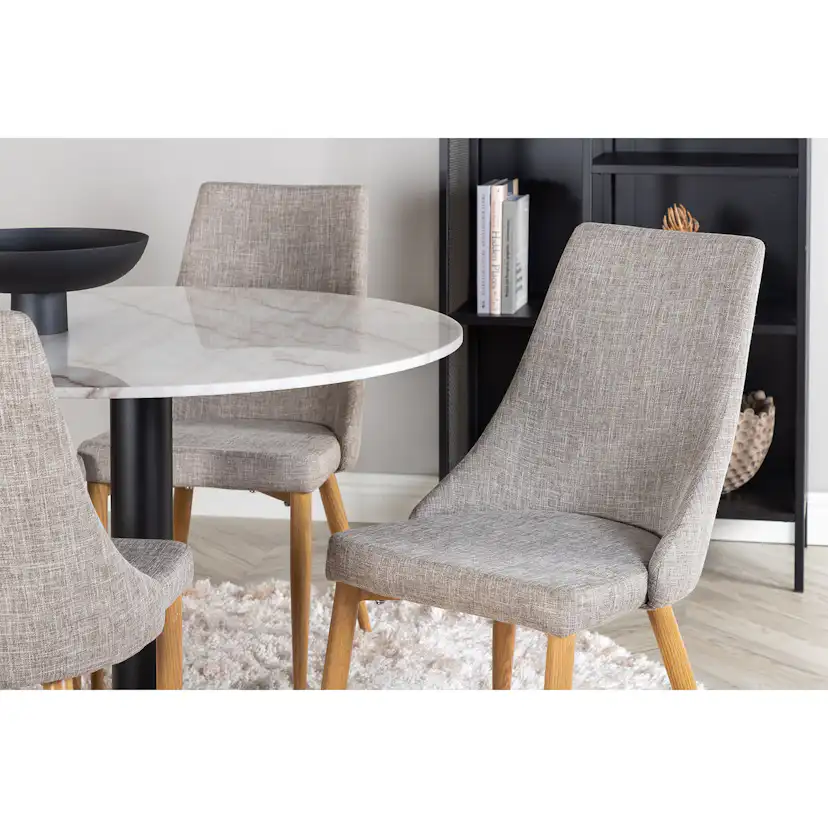Matgrupp Venture Home Estelle med 4 Leone stolar