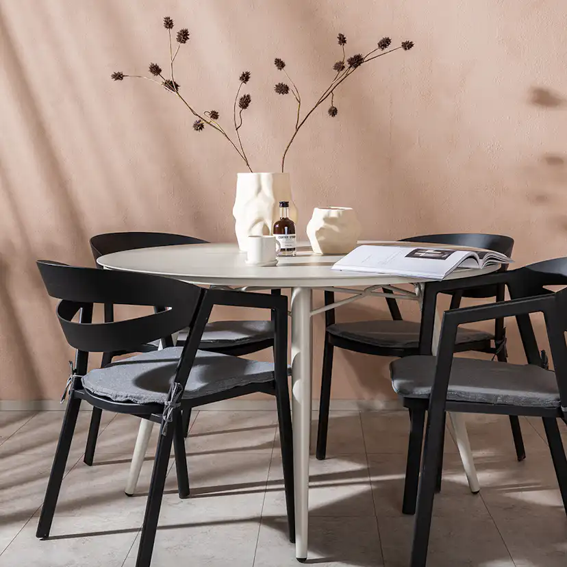Matgrupp Venture Home Lina Ø120 cm med 4 Slit Stolar