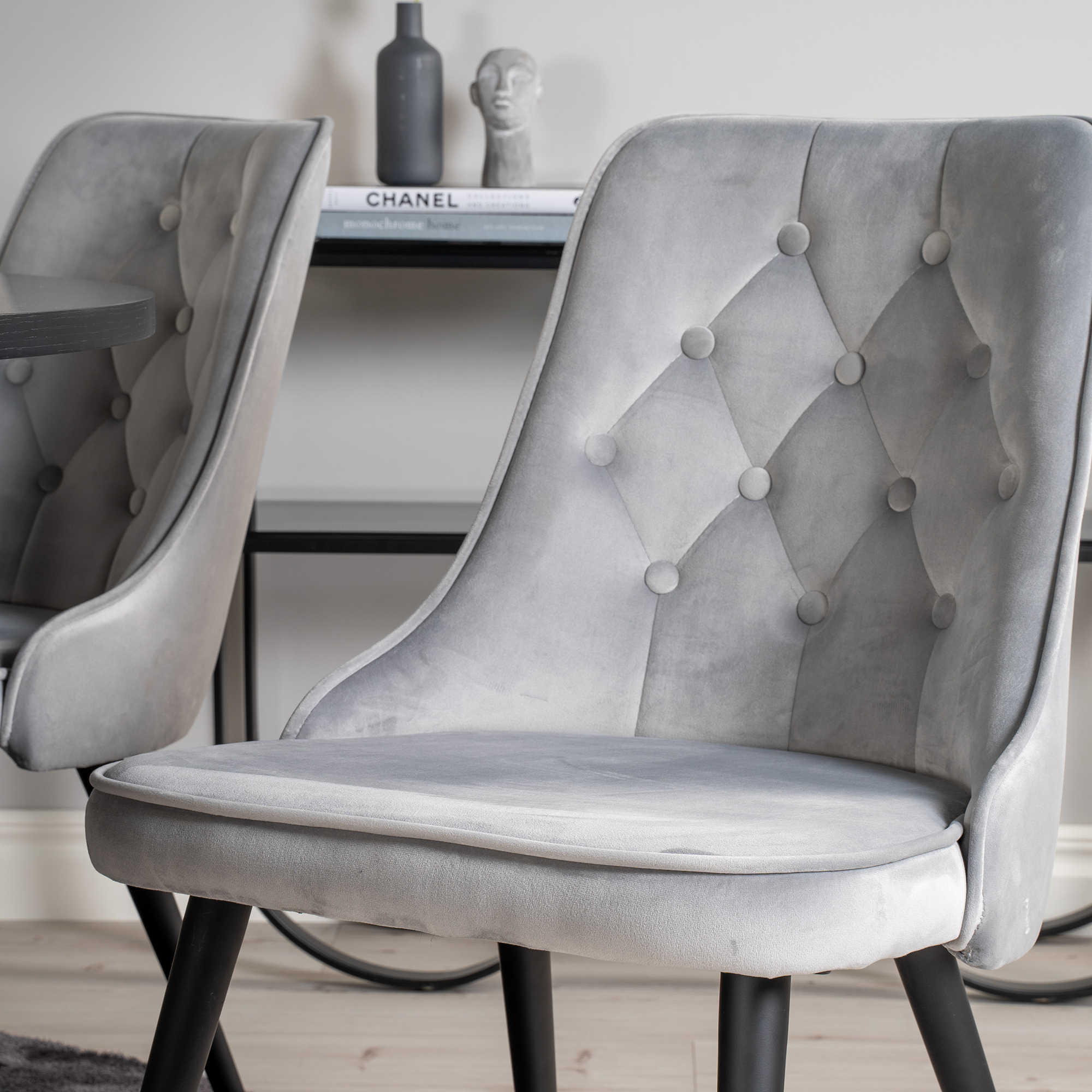 Matgrupp furniture/fashion Copenhagen med 6 Vera Stolar
