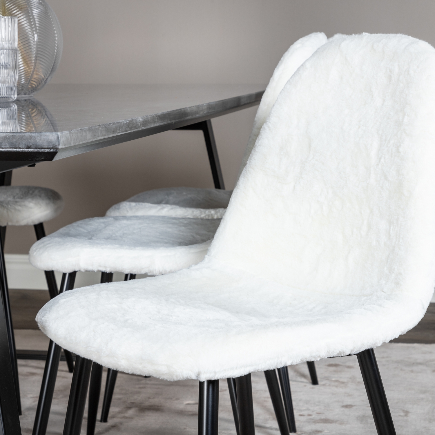 Matgrupp Venture Home Estelle med 6 Pooya Stolar PolyEstelletyg