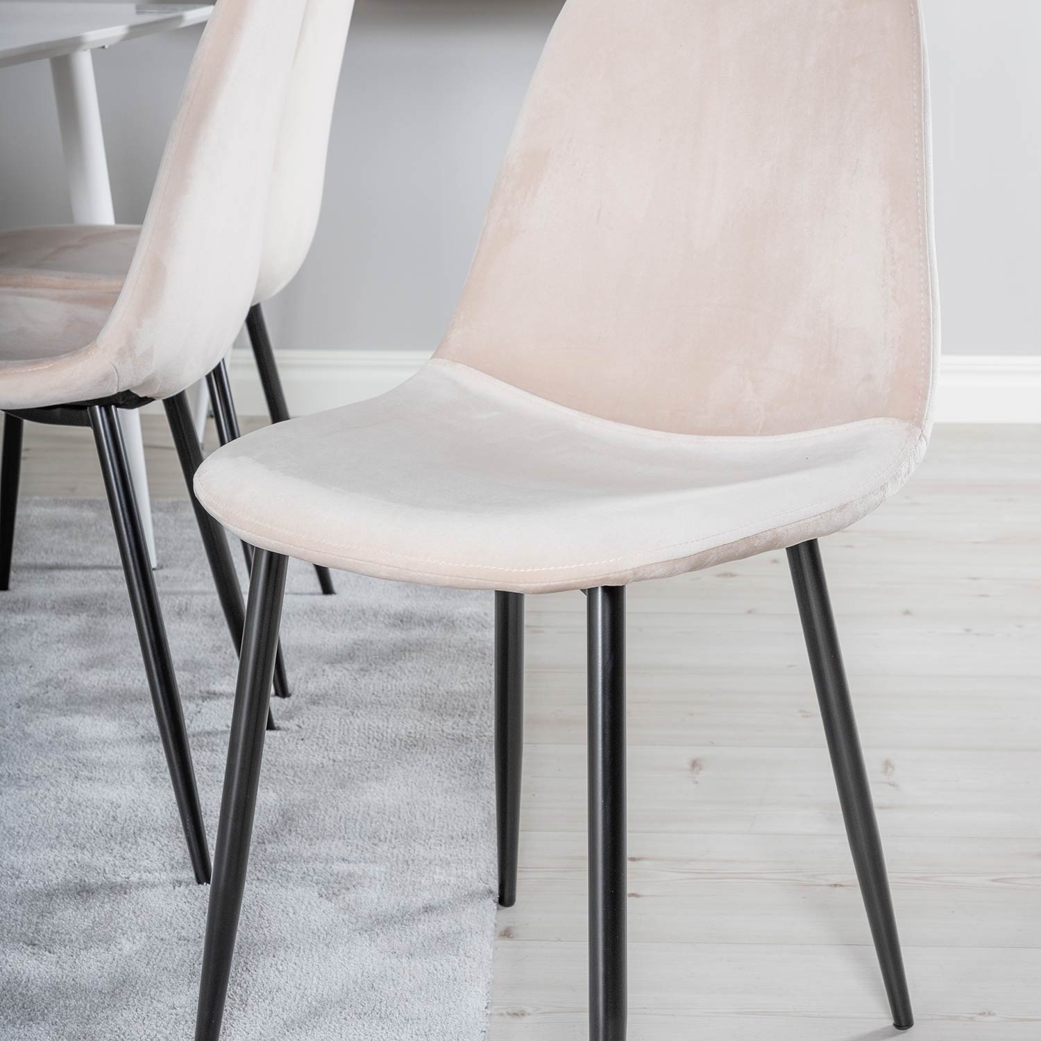 Matgrupp Venture Home Pobbie med 6 Stolar Sammet