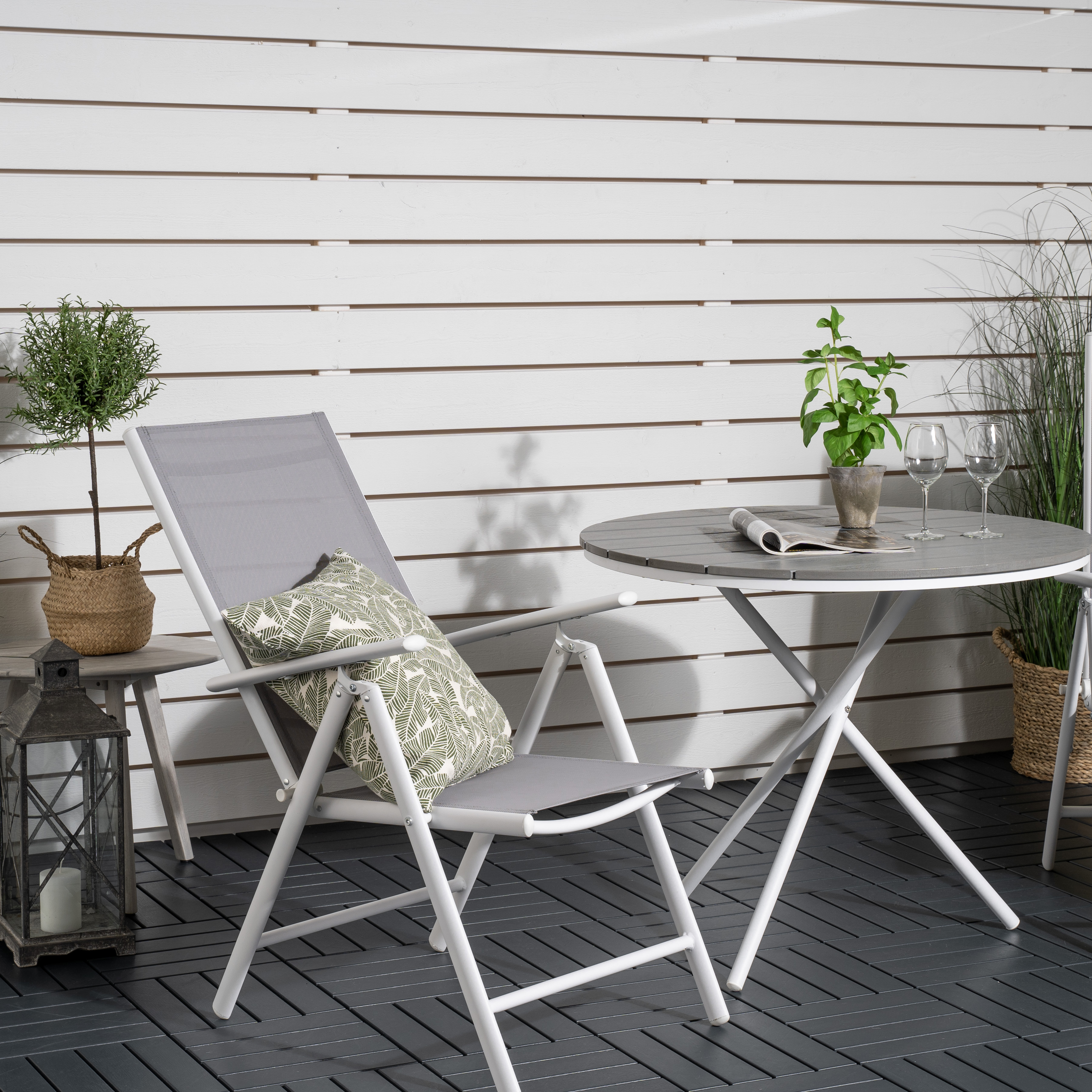 Cafégrupp Venture Home Pincy Ø 90 med 2 Bront Stolar