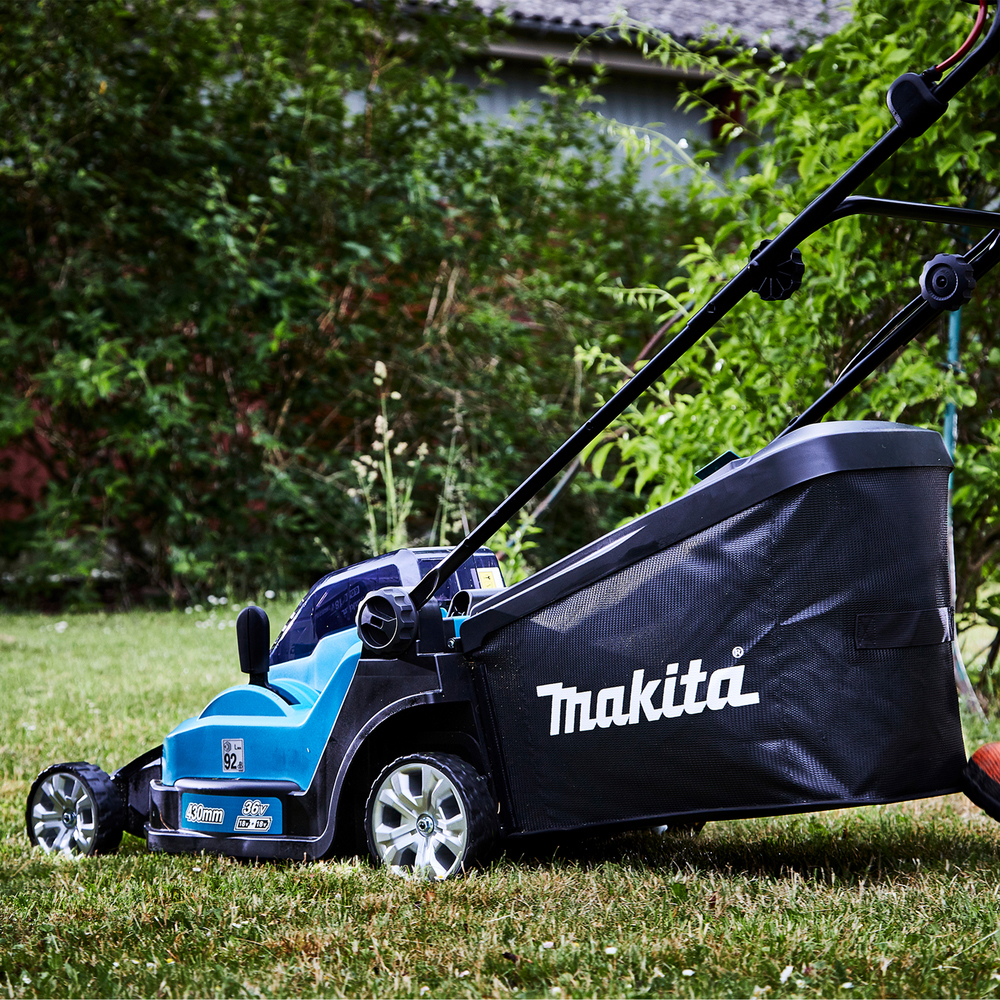 Gräsklippare Makita DLM432CT2 36 V med 5 Ah-batteri och Laddare
