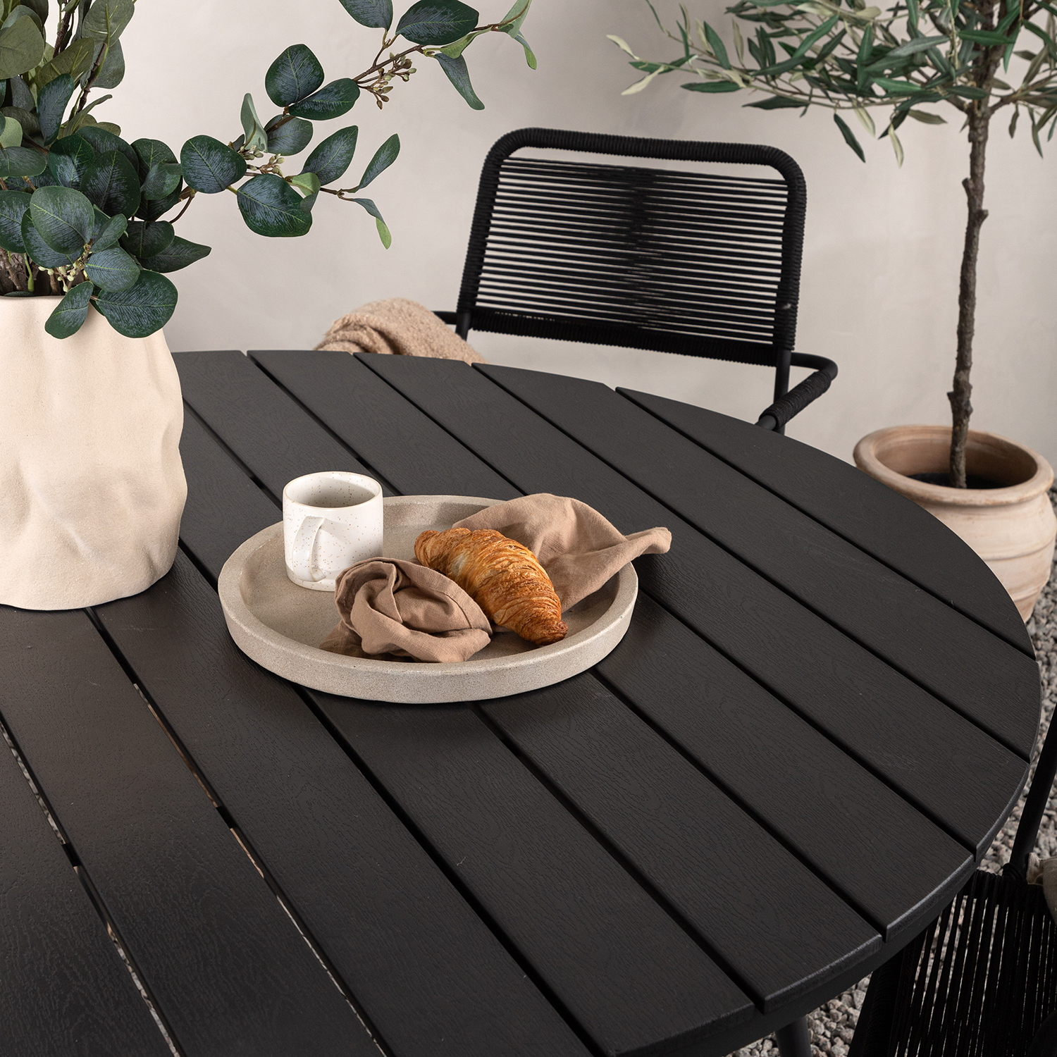 Matgrupp Venture Home Break Ø120 med 4 Lindos Karmstolar