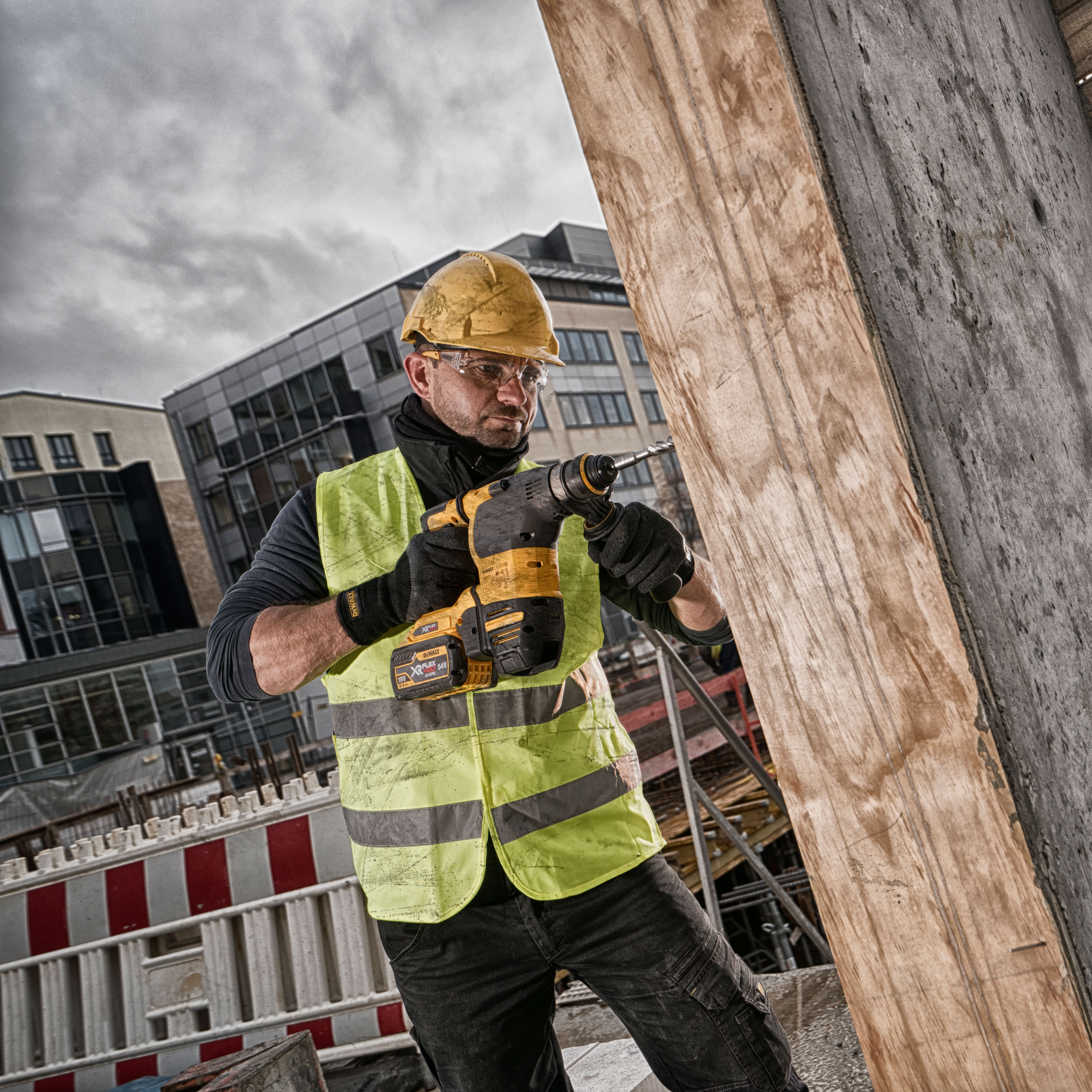 Borrhammare Dewalt DCH333X2-QW Med batteri och laddare 54 V