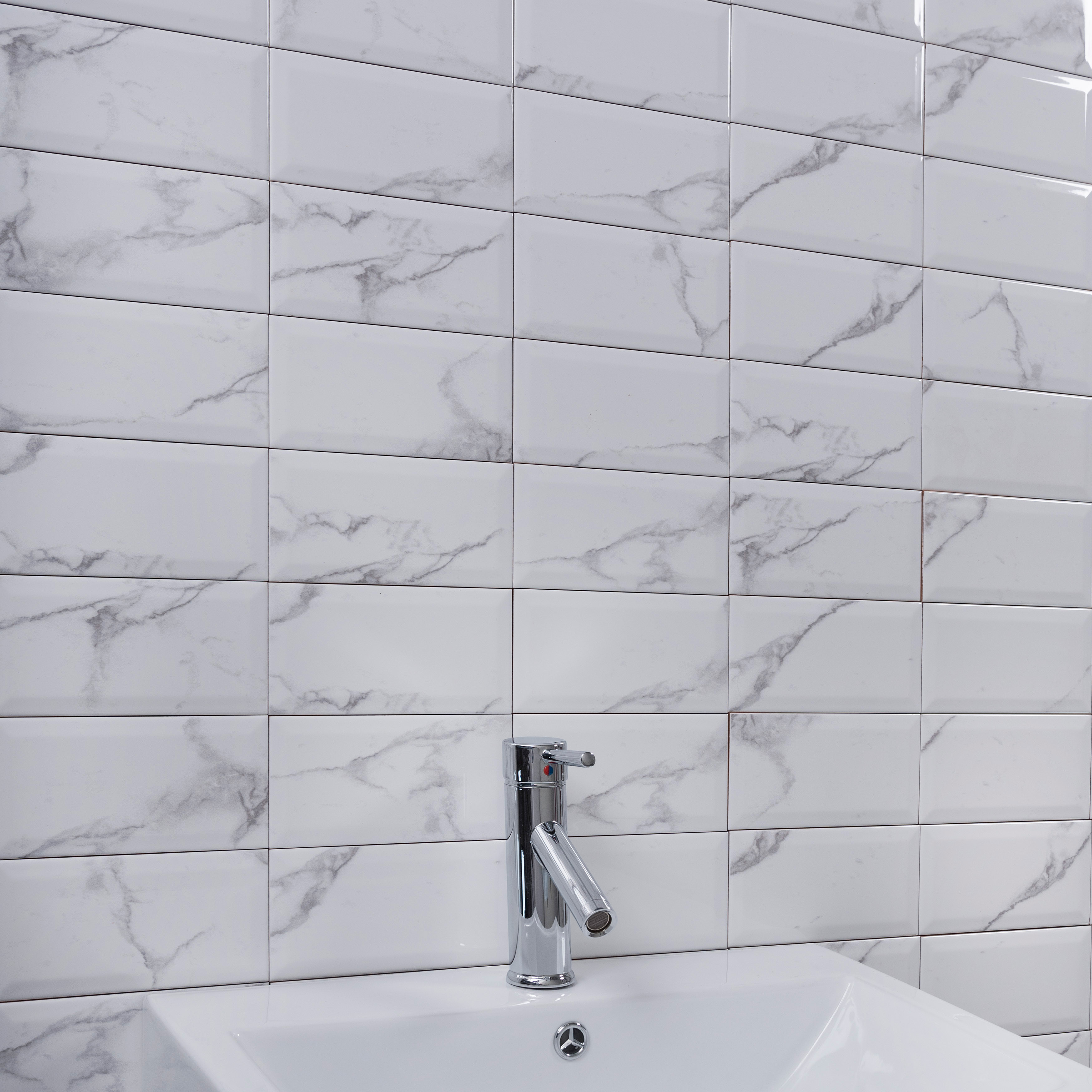 Kakel Formhome Metro Carrara 10x20 cm