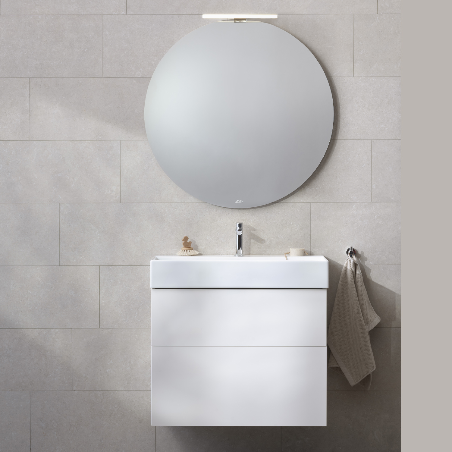 Möbelpaket Miller Badrum New York med Edge Tvättställ och Spegelskåp