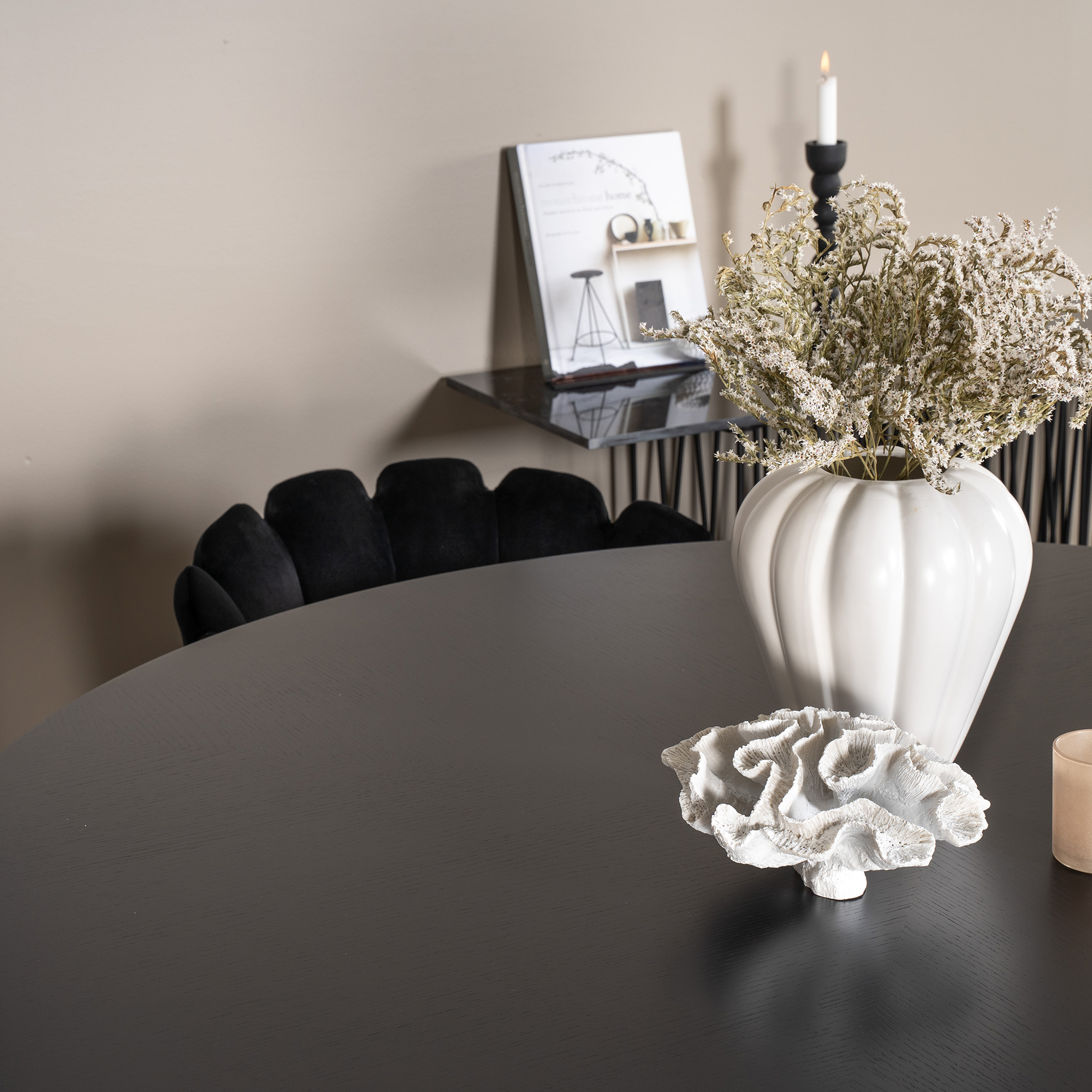 Matgrupp furniture/fashion Copenhagen med 4 Svarta Limhamn Stolar