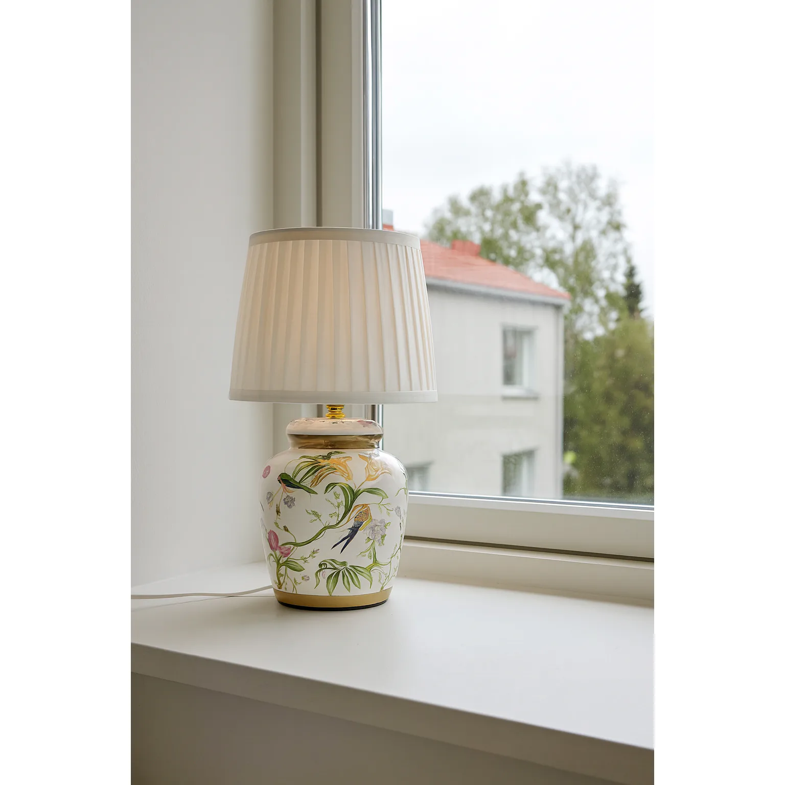 Fönsterlampa Cottex Klassisk H31 cm Mönstrad Lampfot med Vit Lampskärm