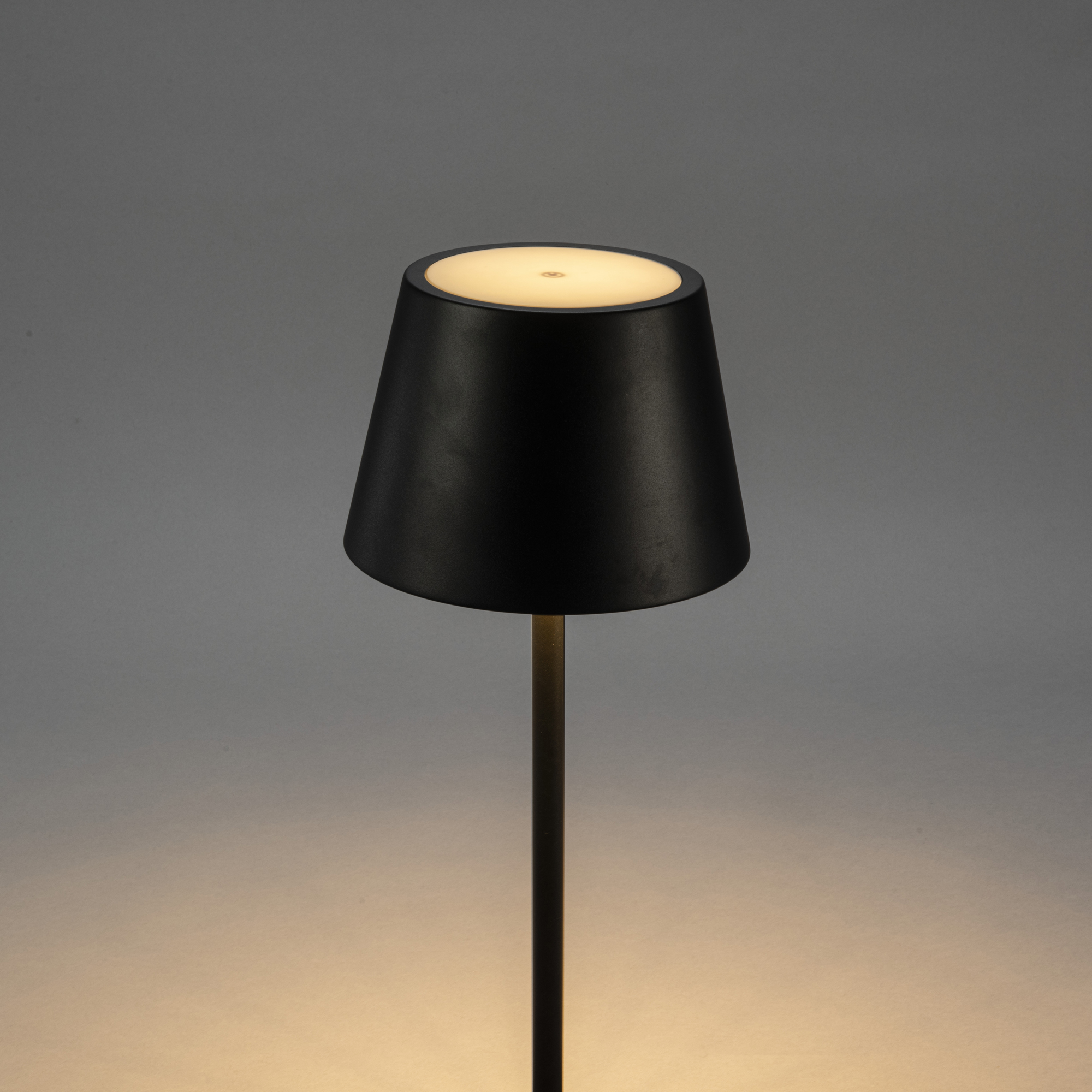 Golvlampa Gnojsö Konstsmide Pomezia M USB