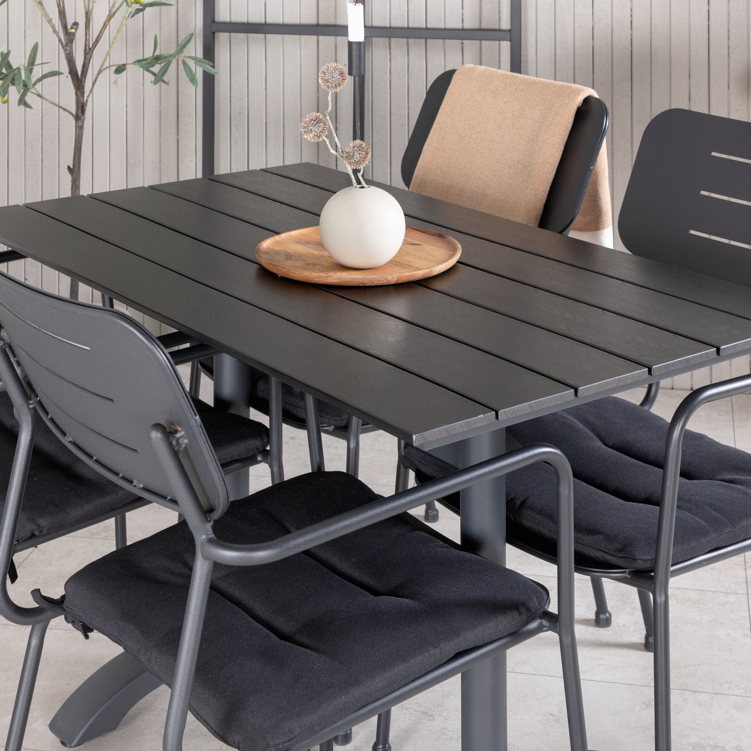 Matgrupp Venture Home Denver med 4 Nicke Stolar