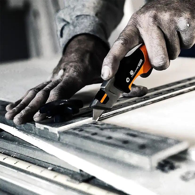 Universalkniv Fiskars Pro CarbonMax Fällbar