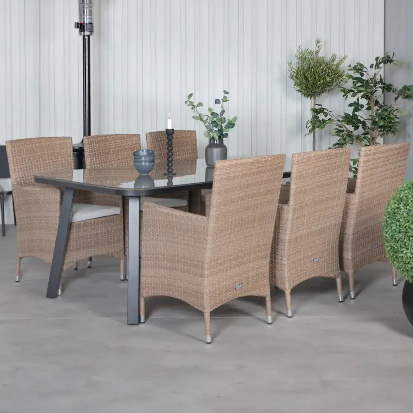 Matgrupp Venture Home Peoria med 6 Milwa Matstolar