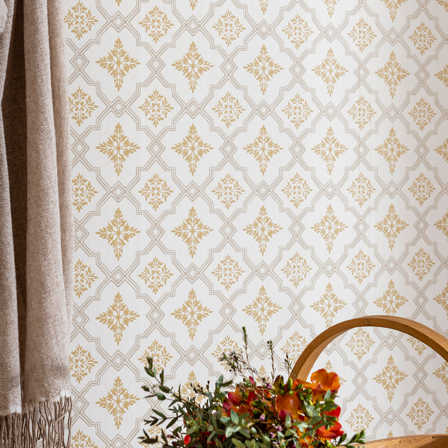 Tapet Duro Gammalsvenska Börsjö Beige 691-01 QuickUp, Mönstrad Gul