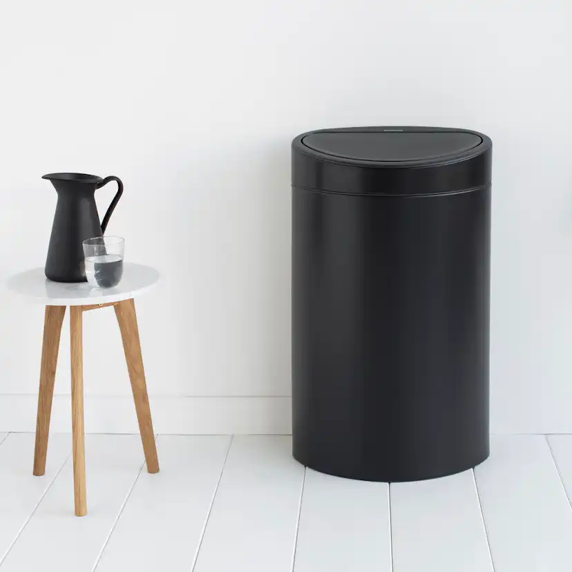 Touch Bin New 40L Matt Svart Färg: Matt Svart
