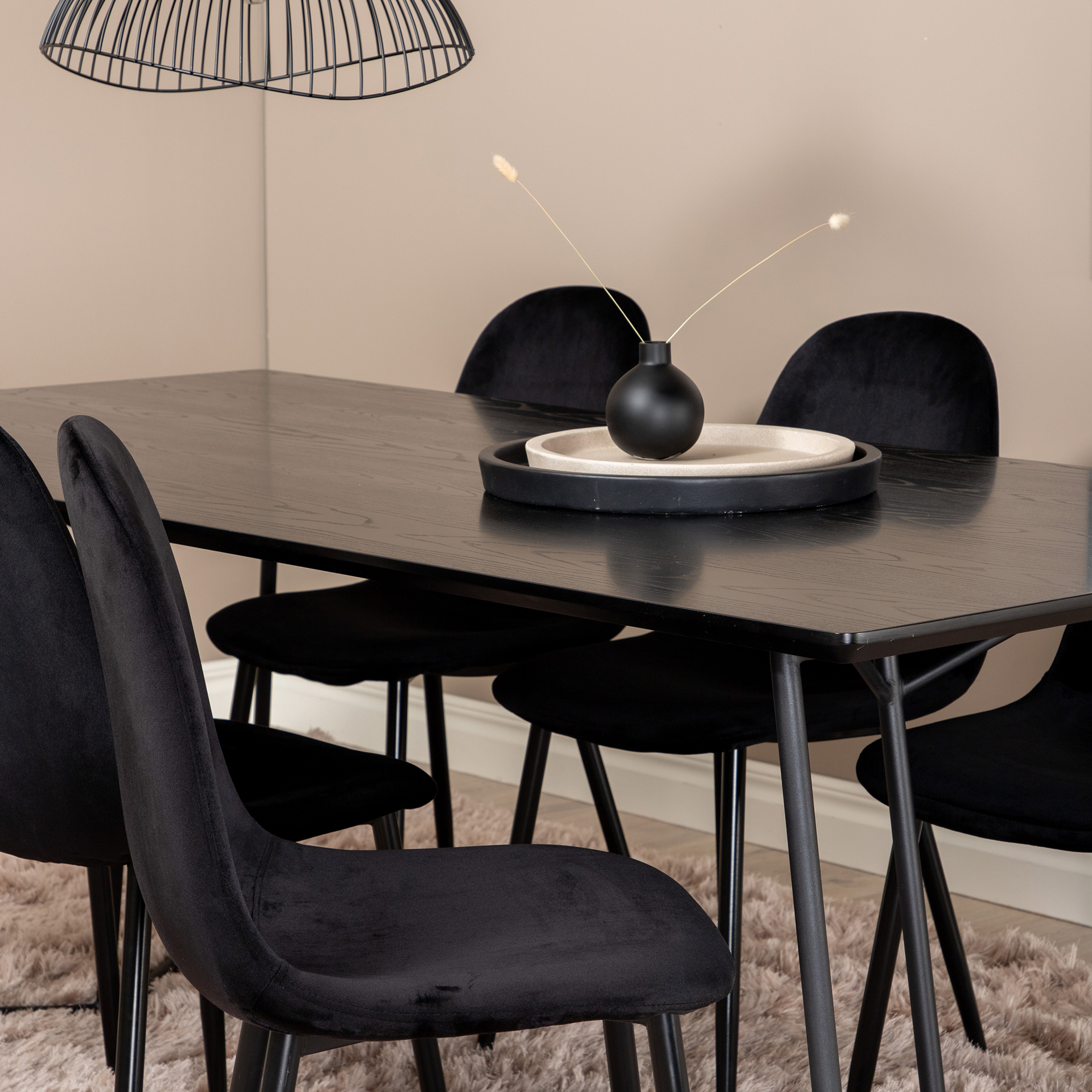 Matgrupp Venture Home Annika med 6 Pobbie Stolar Sammet