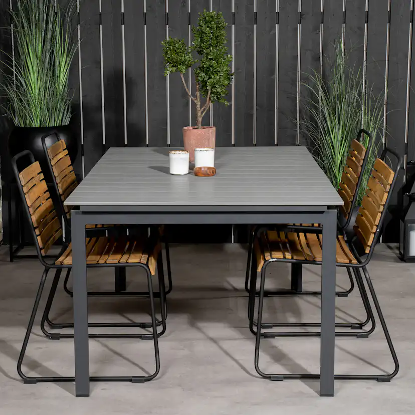 Matgrupp Venture Home Lova 160/240 med 4 Berfin Matstolar