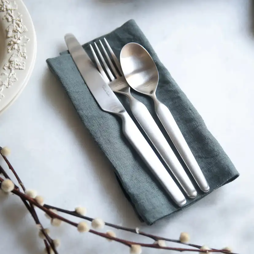 Bestickset Robert Welch Bergen Matt 42 Delar