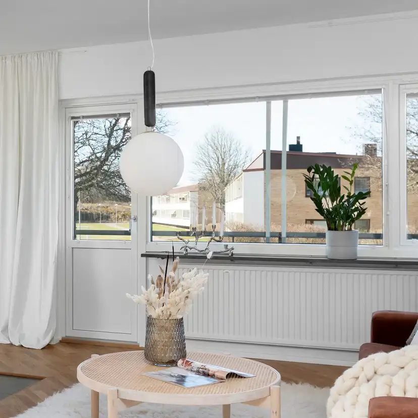 Taklampa Globen Lighting Torrano