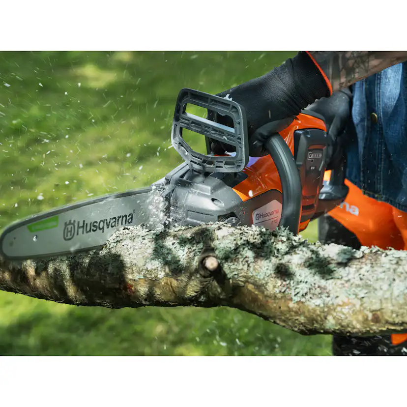 Motorsåg Husqvarna 215i Med Batteri & Laddare