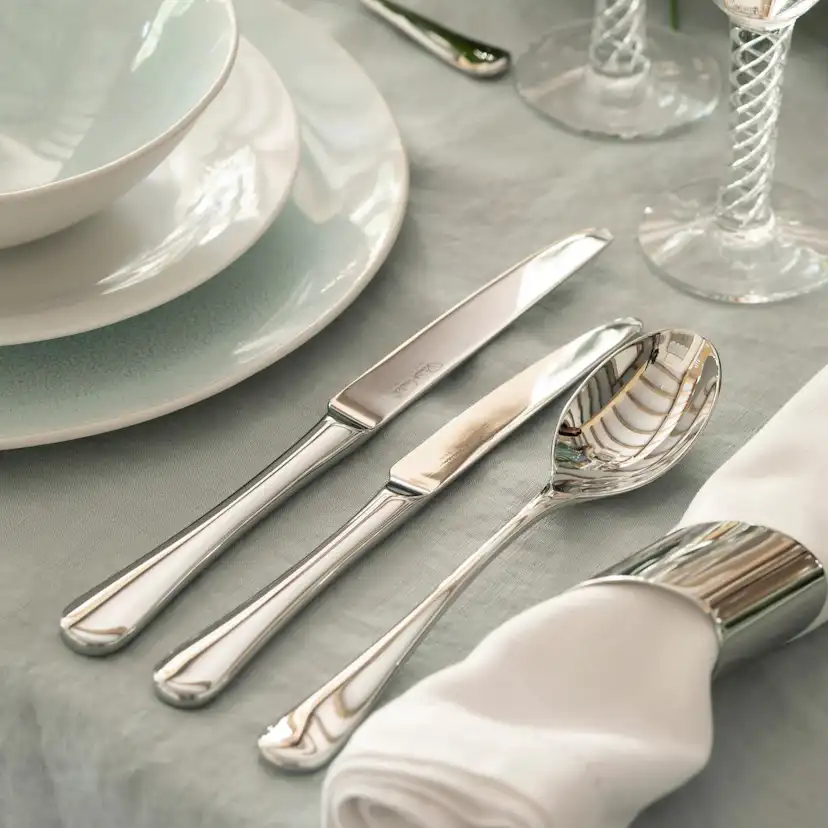Bestickset Robert Welch Radford 84 Delar