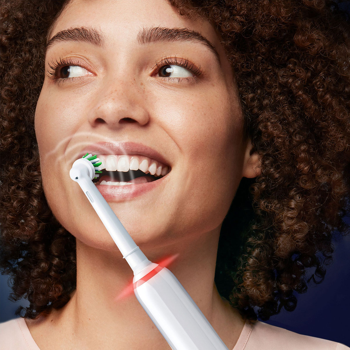 Eltandborste Oral-B Pro3 + Extra Refill + TC