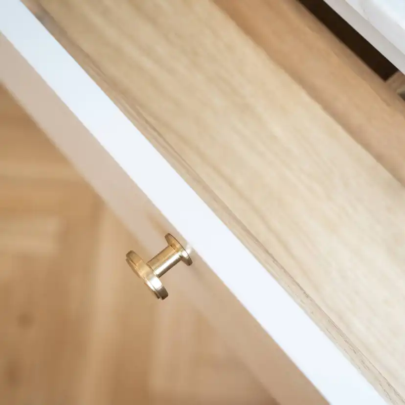 Knopp Uno Ø30 mm borstad obehandlad mässing Obehandlad Mässing