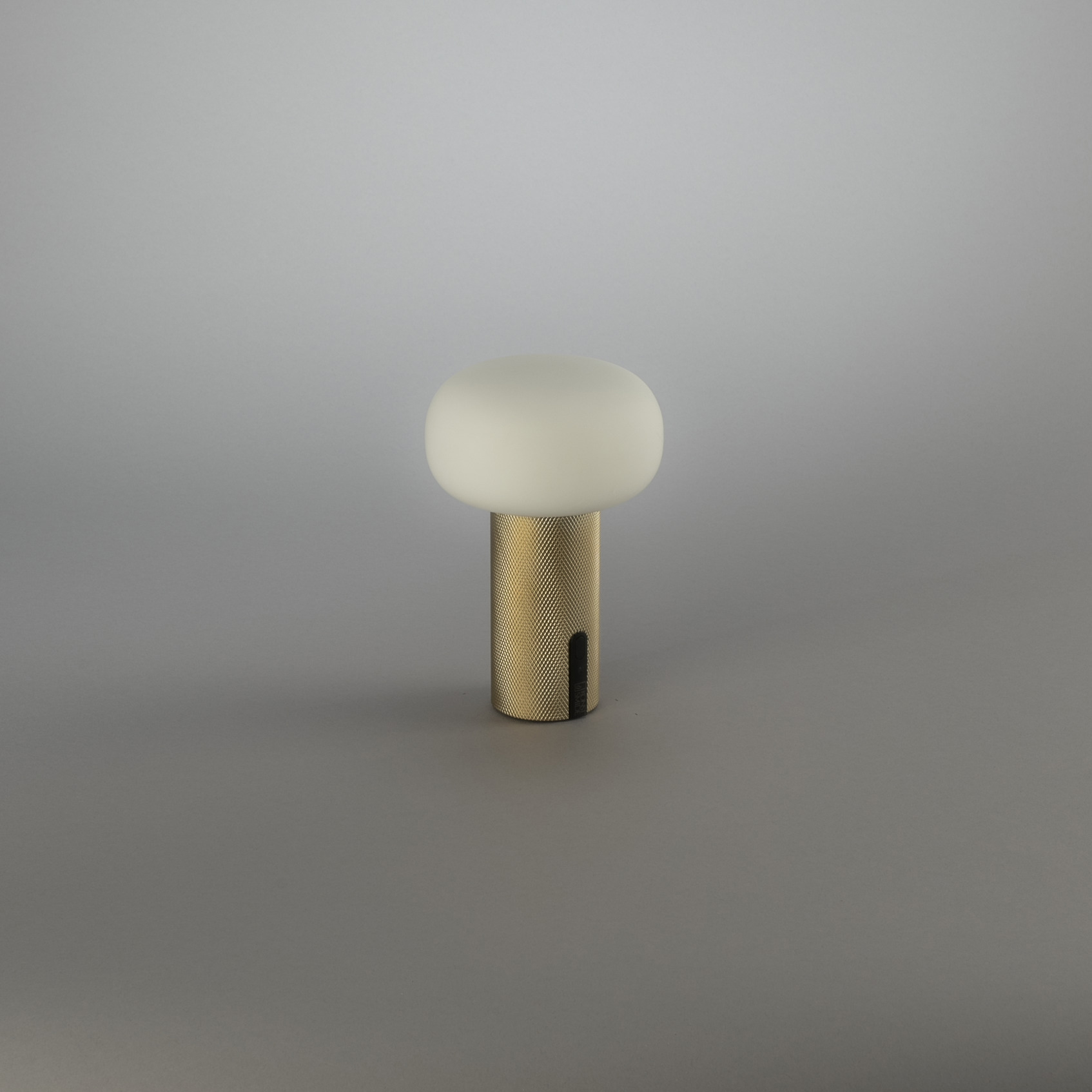 Portabel Lampa Gnosjö Konstsmide Antibes Mini Bordslampa USBxMatt Mässing