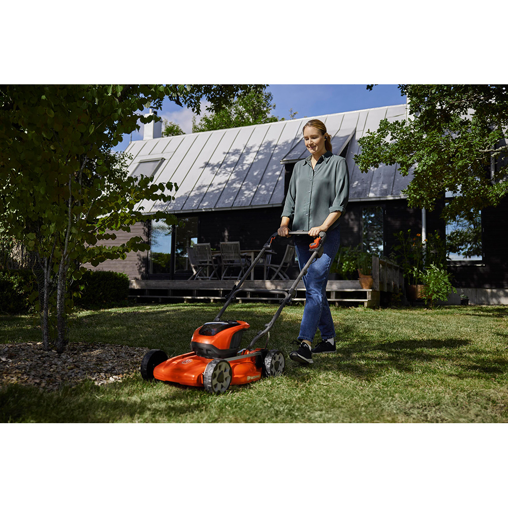 Gräsklippare Husqvarna LB 144i Med Batteri & Laddare