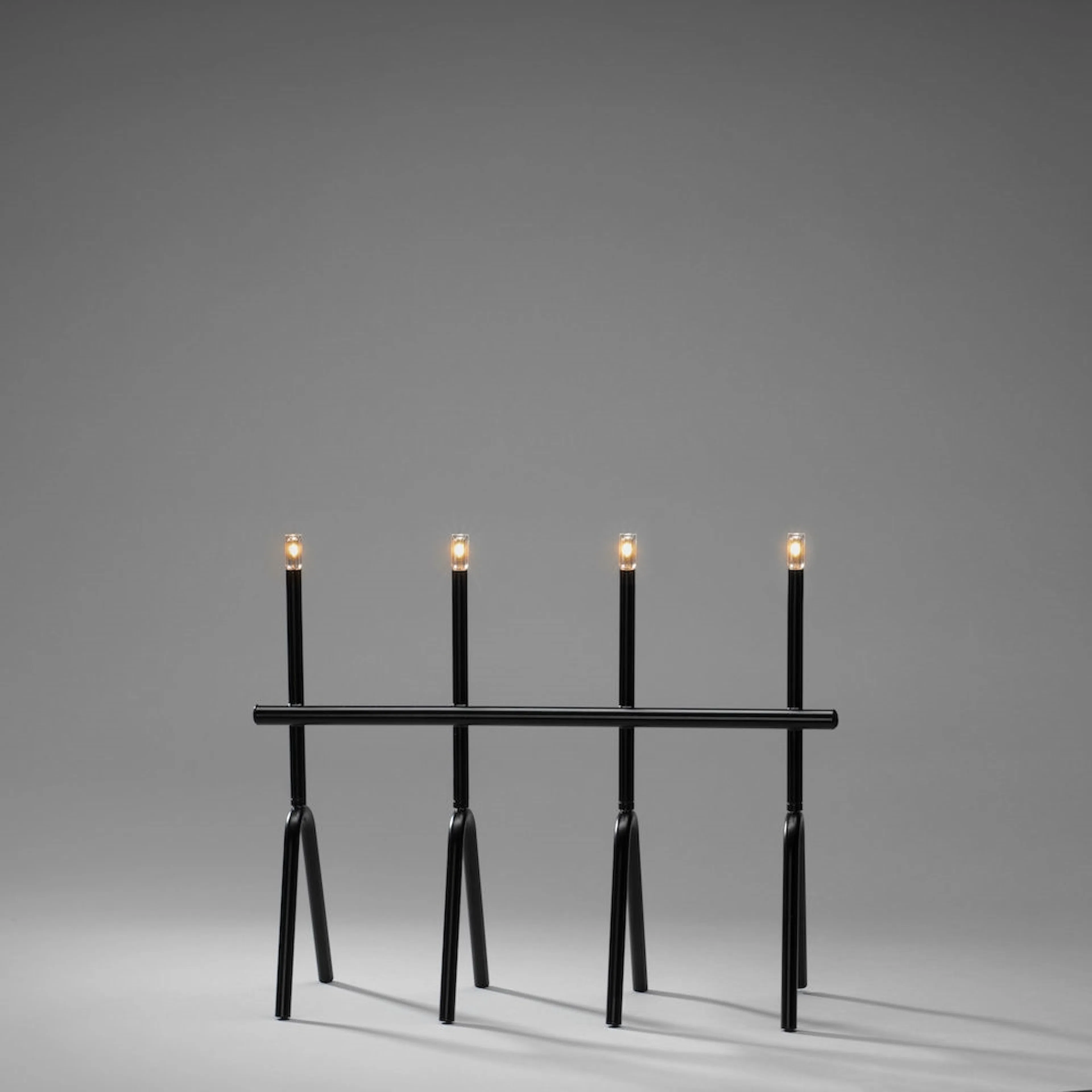 Elljusstake metall svart 4 LED H: 390 mm