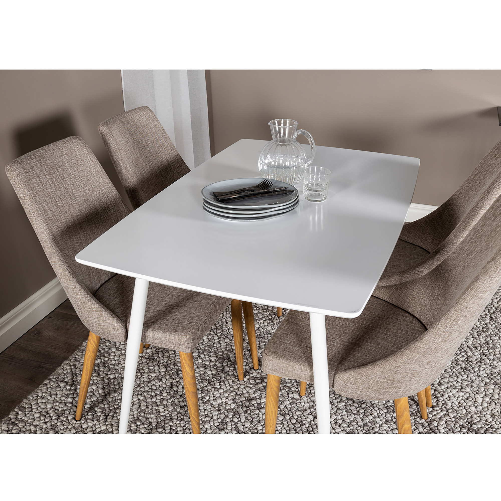 Matgrupp Venture Home Pobbie med 4 Laura Stolar Vit
